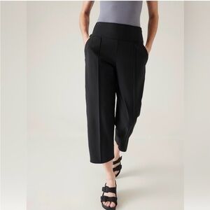 NWT SZ 8 ATHLETA STELLAR WIDE CROP Originally $129, I paid $54.99!